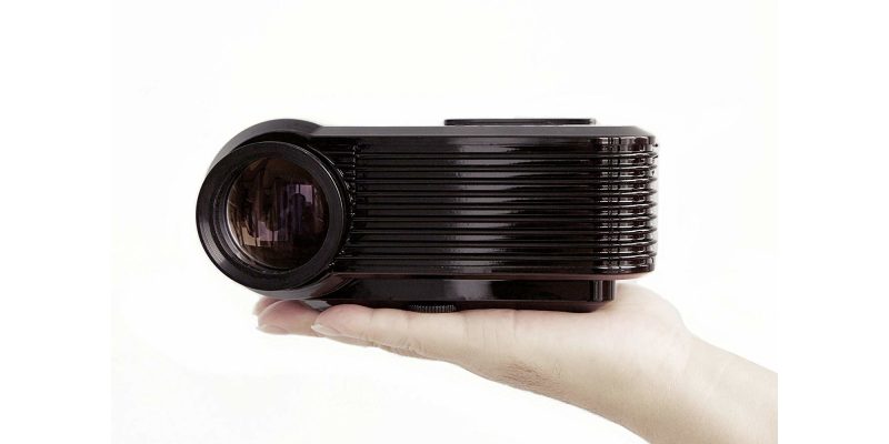 iDGLAX iDG-787 Mini Projector – In Hand